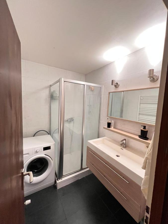 Sarhan Two-Room Apartment Bruxelas Exterior foto